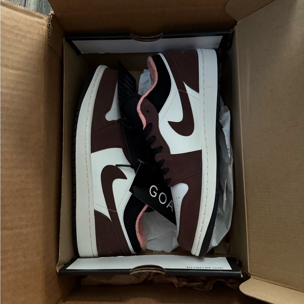 Air Jordan mocha 1 lows